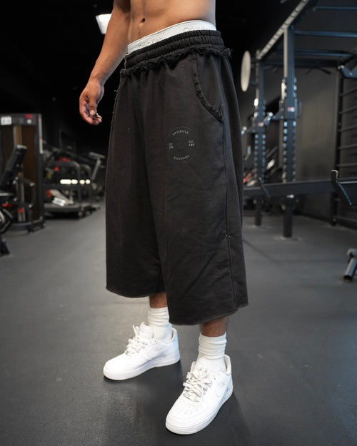 'PLATE' 3/4 Shorts